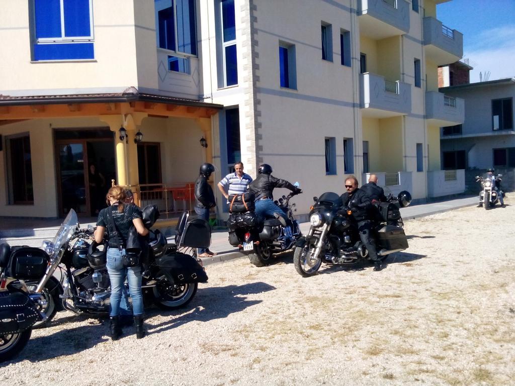Hotel Restaurant Globi Velipojë Eksteriør billede